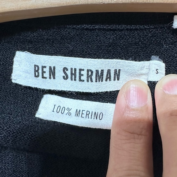 Ben Sherman Black 100% Merino Wool V Neck Sweater Size Small - Picture 11 of 11